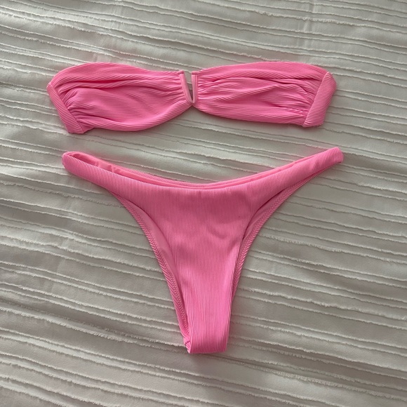 Kulani’s Kinis V Strapless Bandeau Top & Minimal Cheeky Bottom - Picture 1 of 7